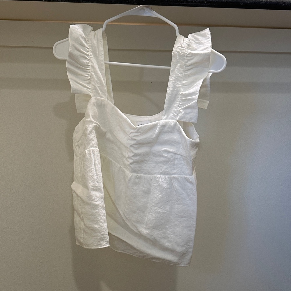 Le Lis White Ruffle Sleeve Blouse